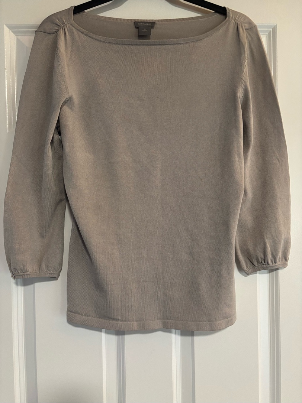 Ann Taylor Y2K Beige Boatneck 3/4 Sleeve Silk Blend Sweater, size medium